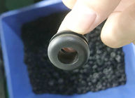 Doble los ojales de goma echados a un lado que los enchufes llevan - MPa resistente 9-13 para el agujero del panel